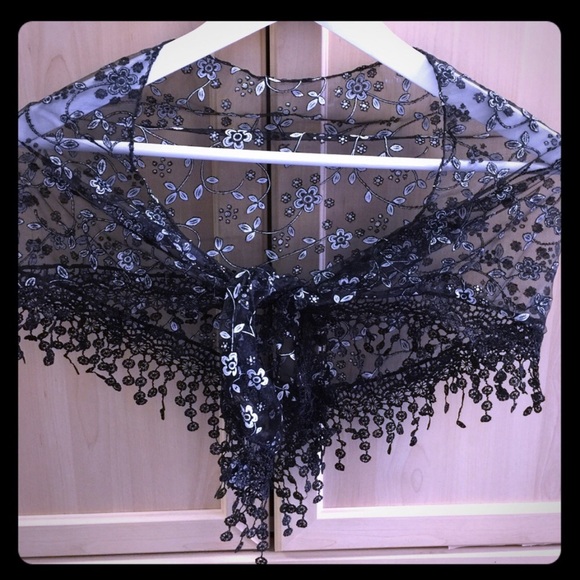 Black lace scarf with silver elegant boutique gift - Picture 1 of 2